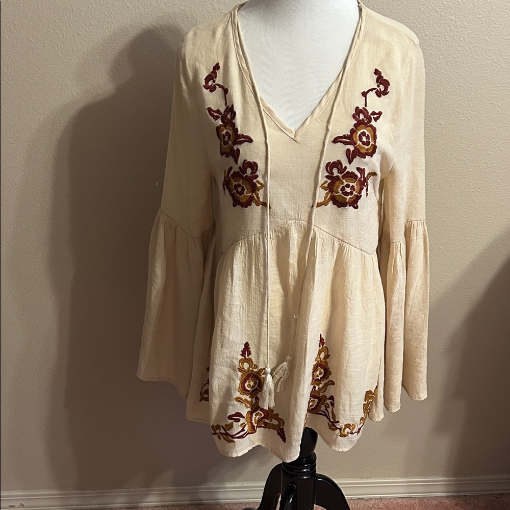 Entro Cream Blouse with Floral Embroidery